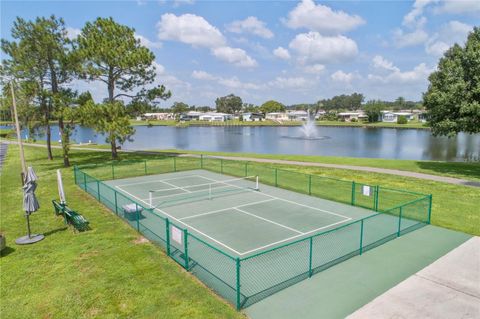 A home in LAKELAND