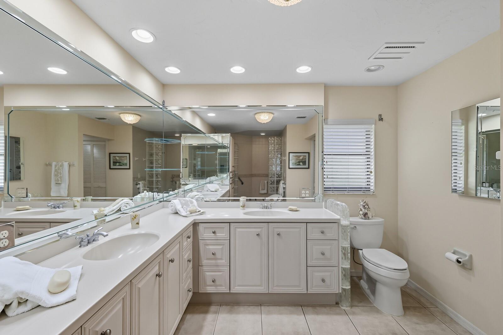 LAKESHORE VILLAGE - Residential