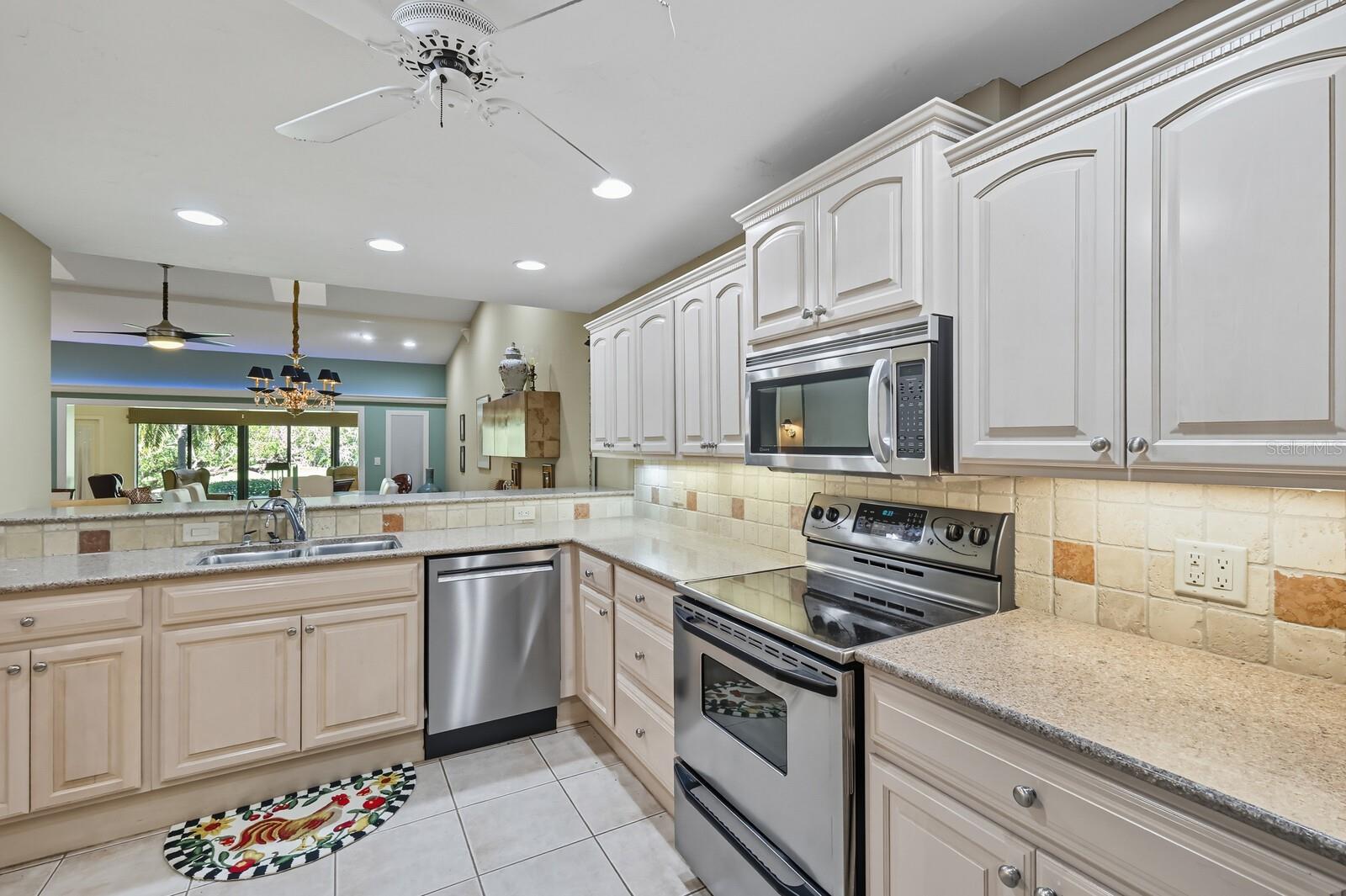 LAKESHORE VILLAGE - Residential