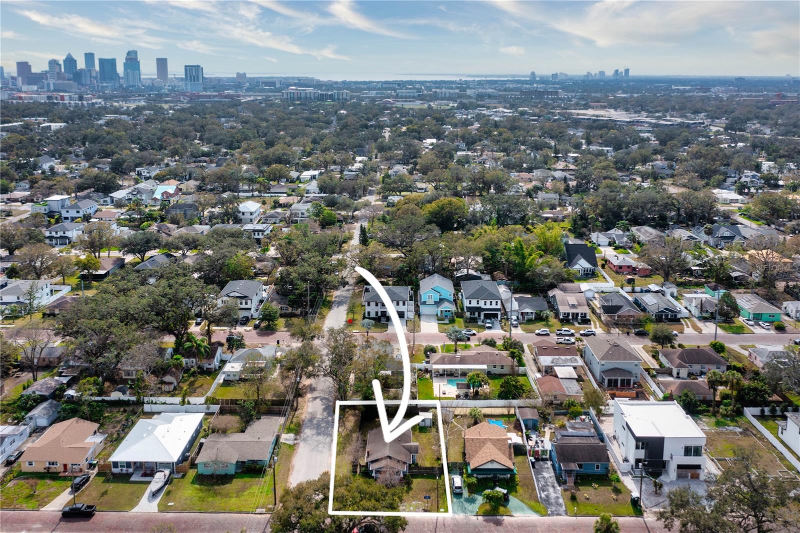 Prime Lot in the Heart of Tampa – Near Future Riverwalk Expansion! Lot not in the flood zone!
Incredible opportunity to build your dream home on a spacious lot located right in the heart of Tampa. Nestled in a rapidly growing area with easy access to downtown, Armature Works, and just steps away from the planned Riverwalk expansion, this location offers unbeatable lifestyle potential and long-term value.
Whether you’re looking to build a custom residence or invest in one of Tampa’s most exciting neighborhoods, this lot is a rare find.