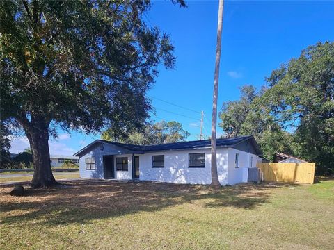 A home in LAKELAND