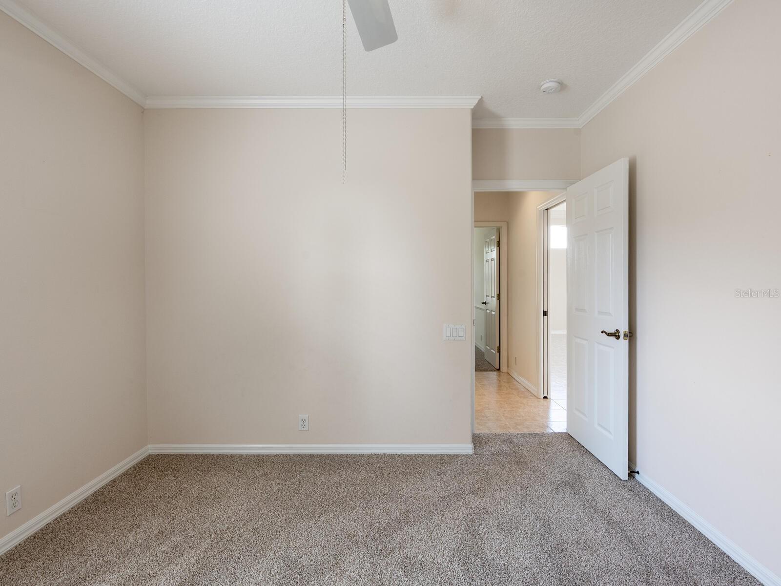 PELICAN POINTE GOLF & COUNTRY CLUB - Residential