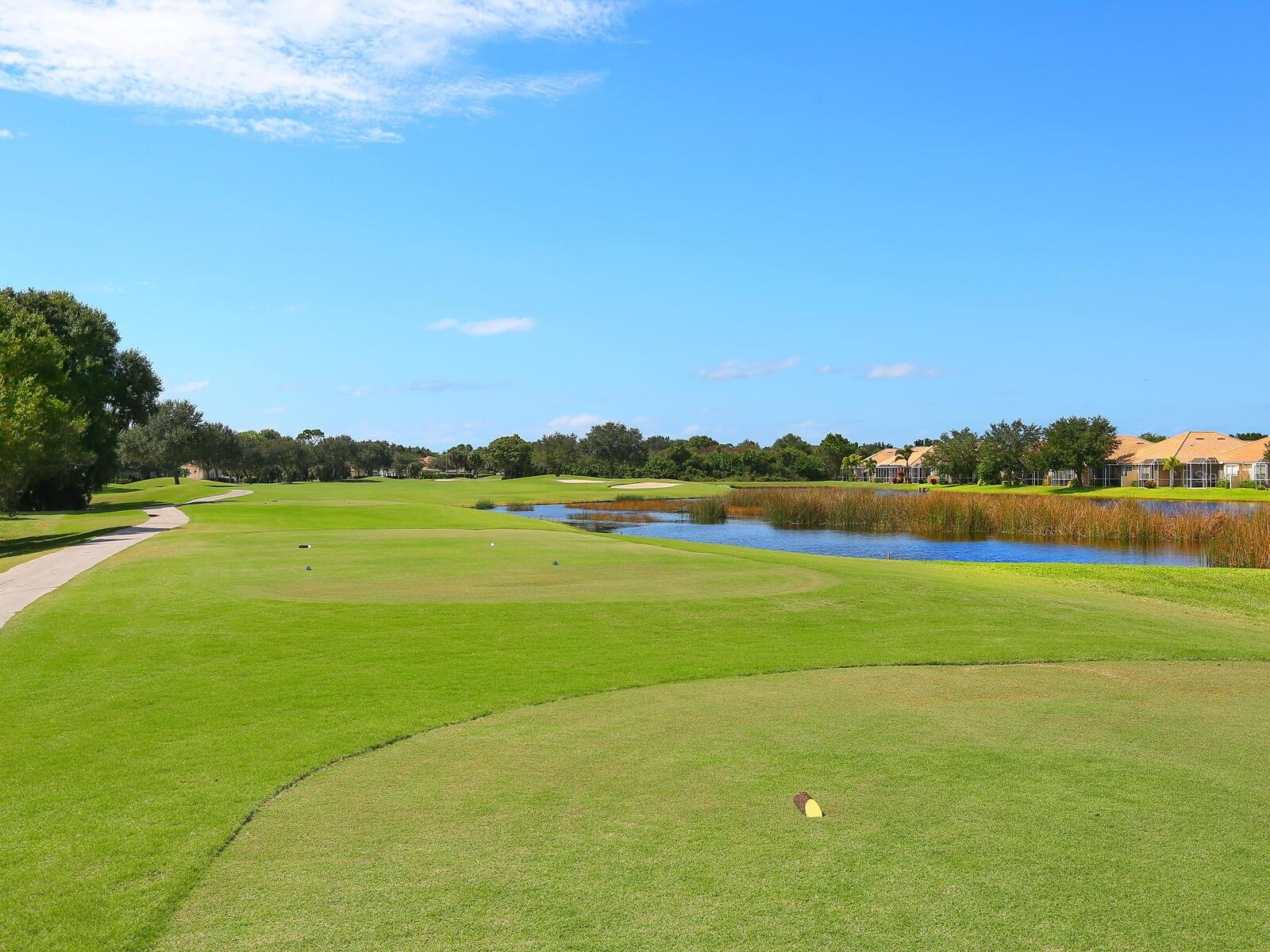 PELICAN POINTE GOLF & COUNTRY CLUB - Residential