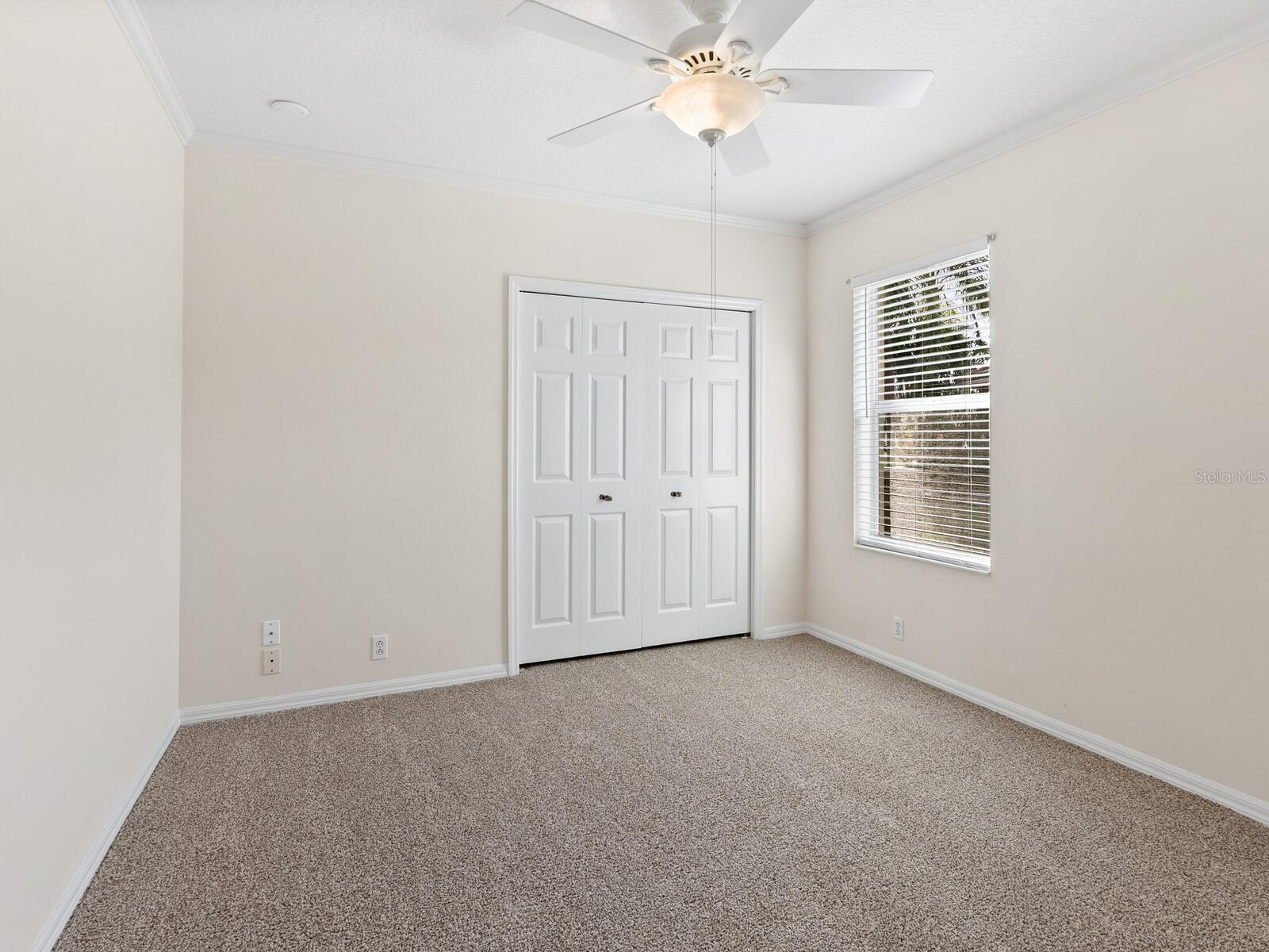 PELICAN POINTE GOLF & COUNTRY CLUB - Residential