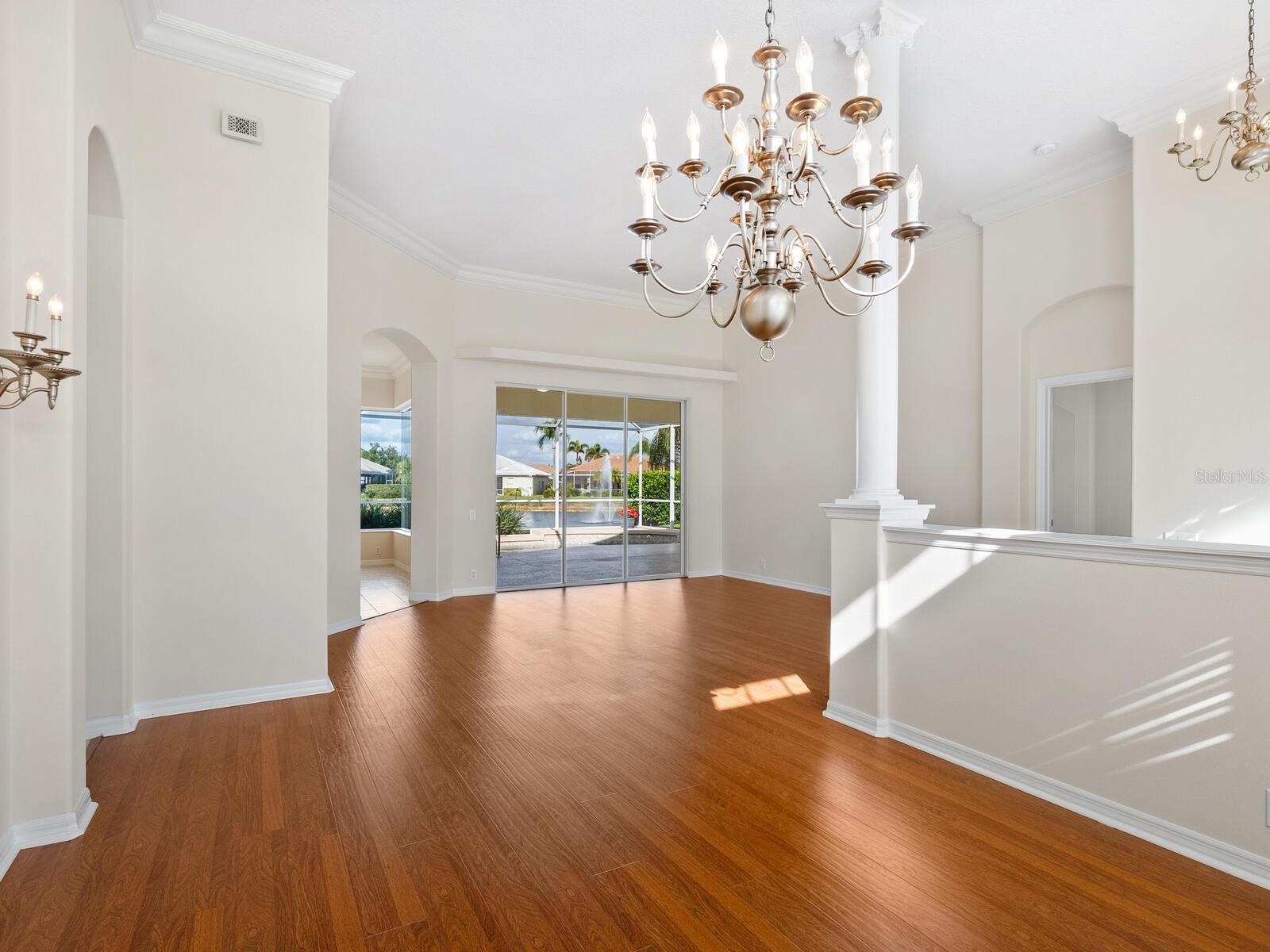 PELICAN POINTE GOLF & COUNTRY CLUB - Residential