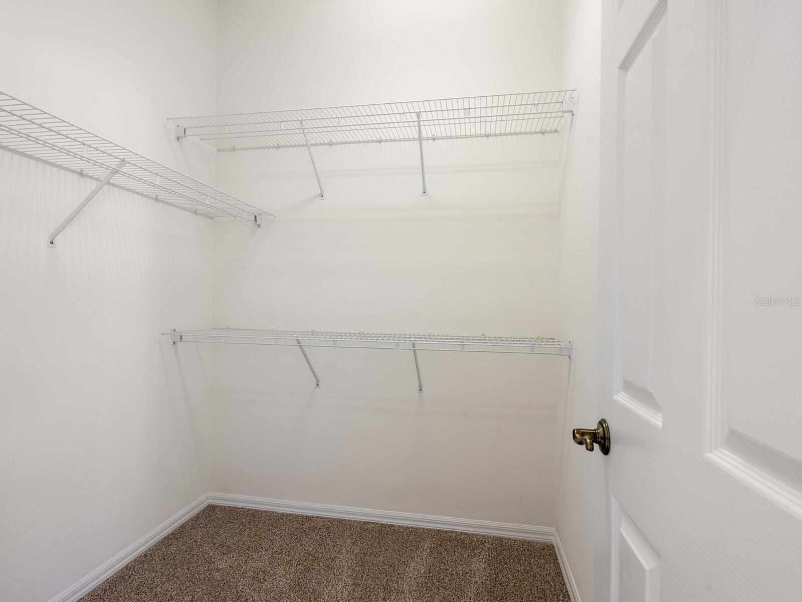 PELICAN POINTE GOLF & COUNTRY CLUB - Residential