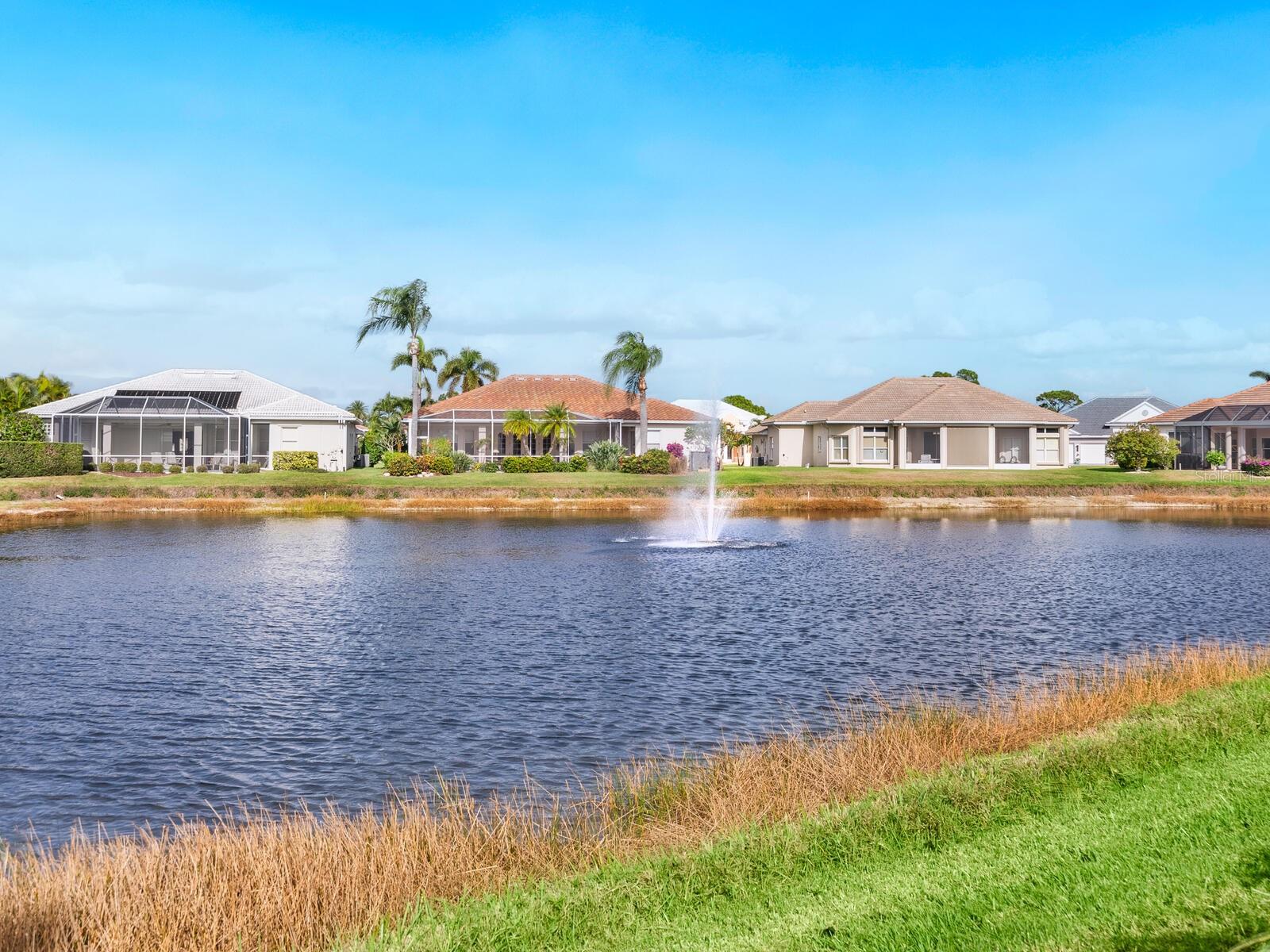 PELICAN POINTE GOLF & COUNTRY CLUB - Residential