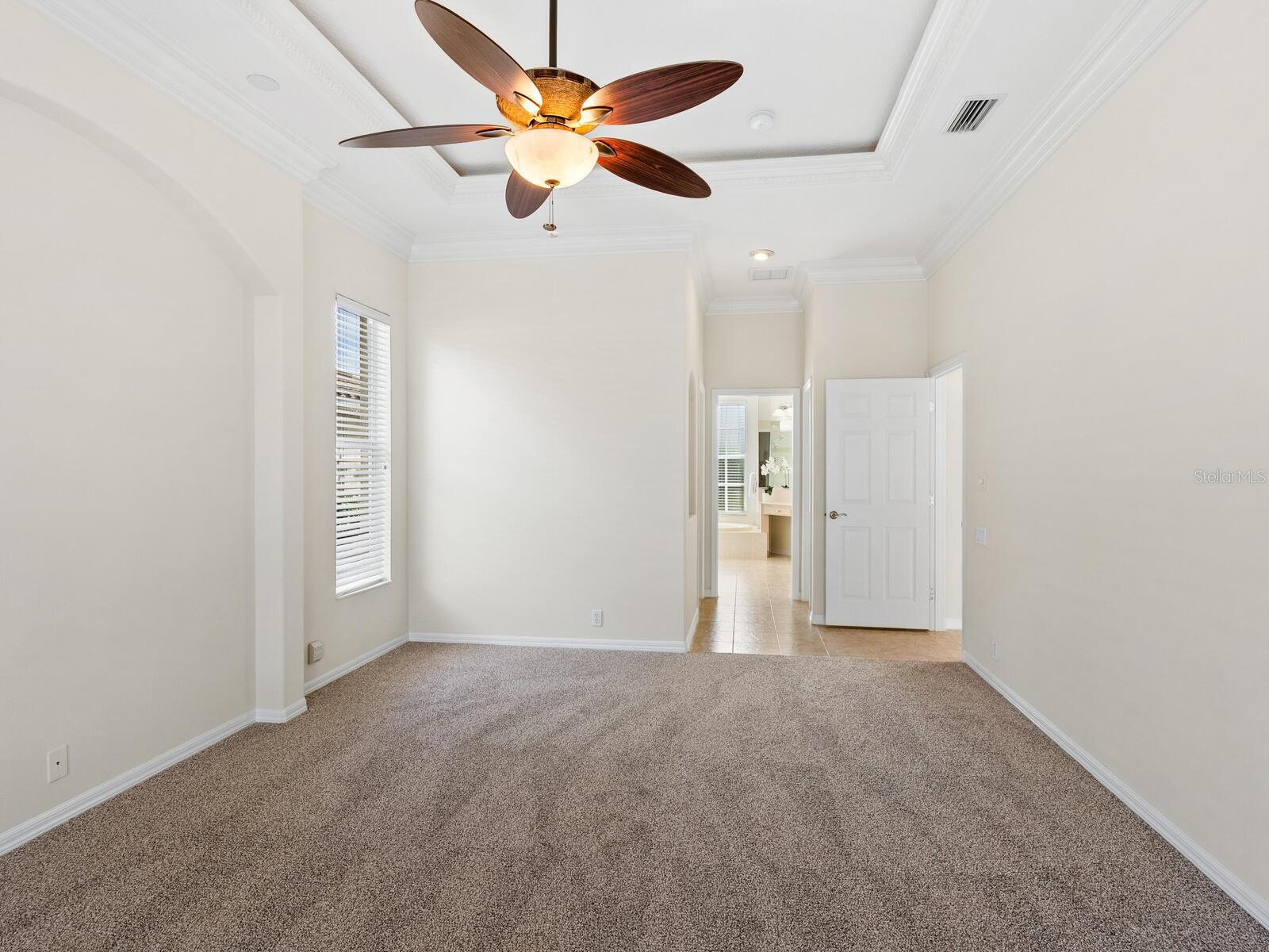 PELICAN POINTE GOLF & COUNTRY CLUB - Residential