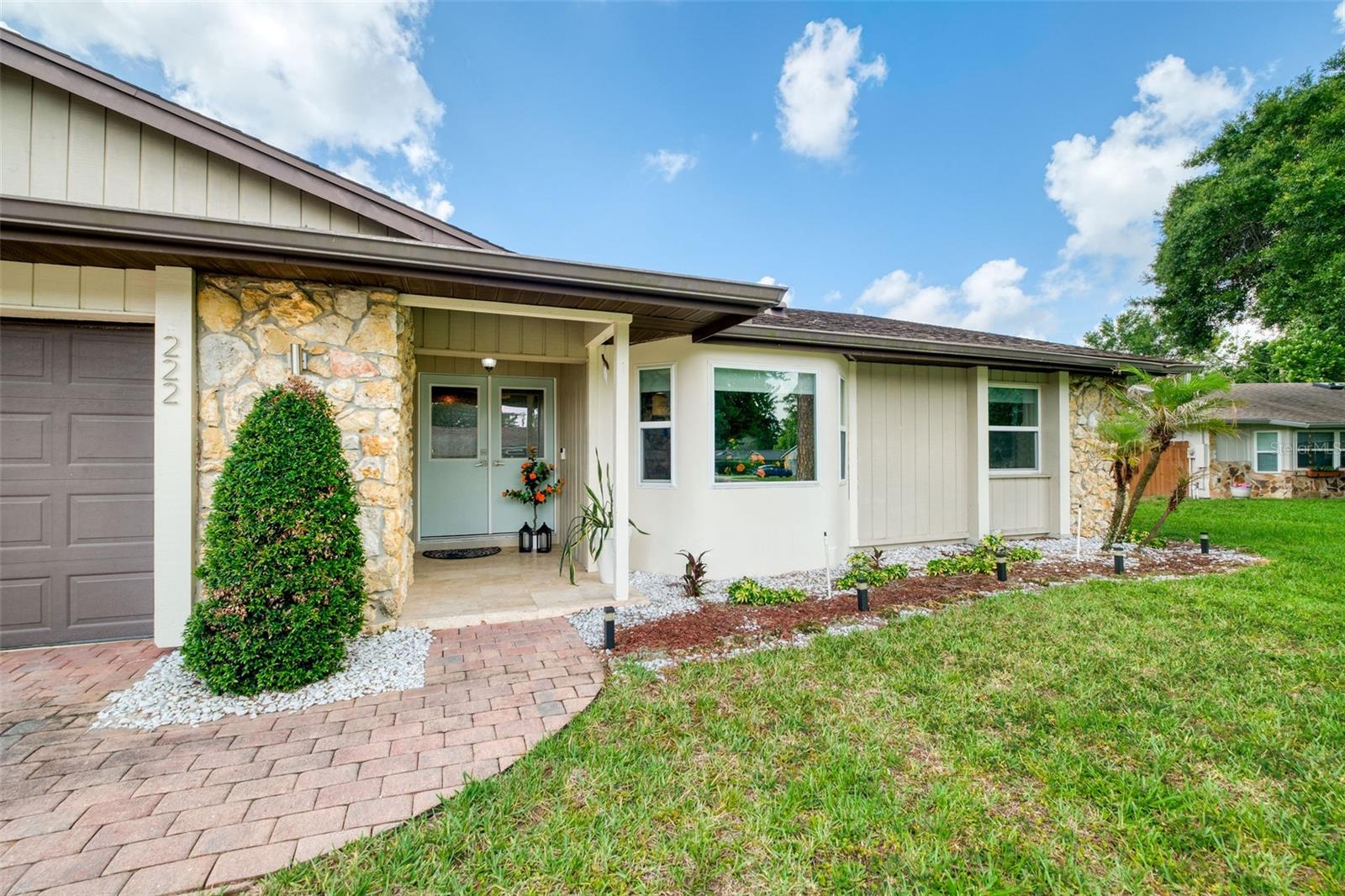 222 W COTTESMORE CIRCLE