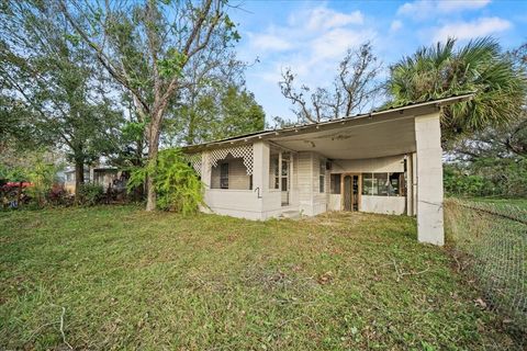 A home in LAKELAND