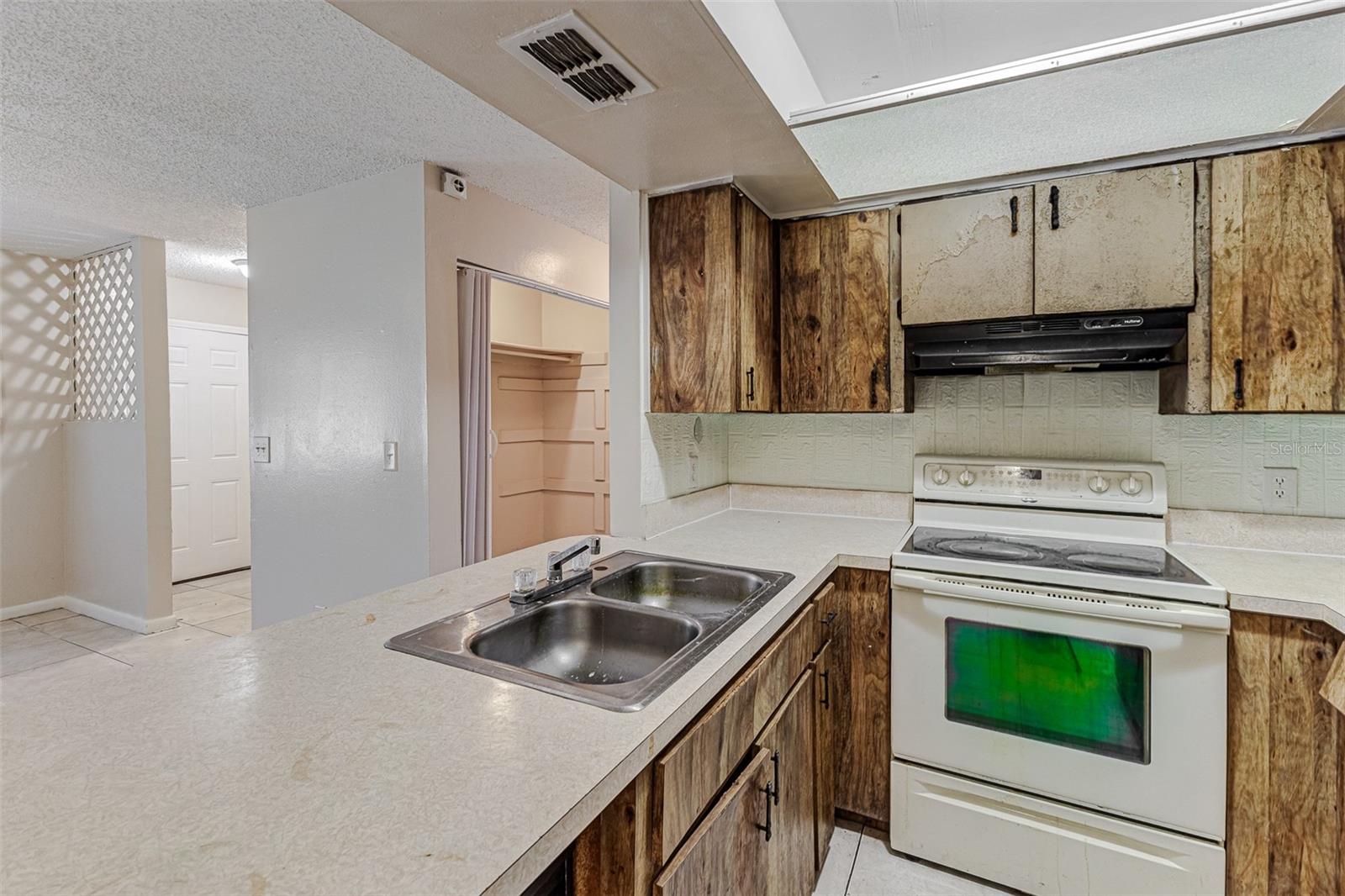 WINTER LAKE MANOR ADD - Residential Income