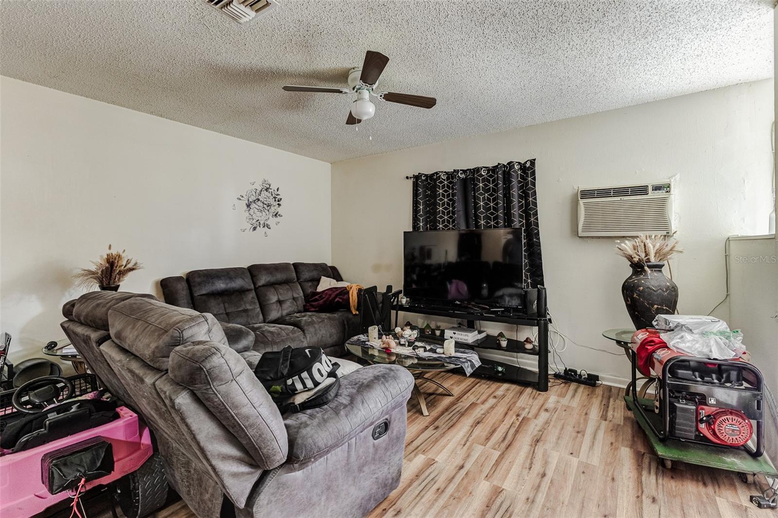 WINTER LAKE MANOR ADD - Residential Income