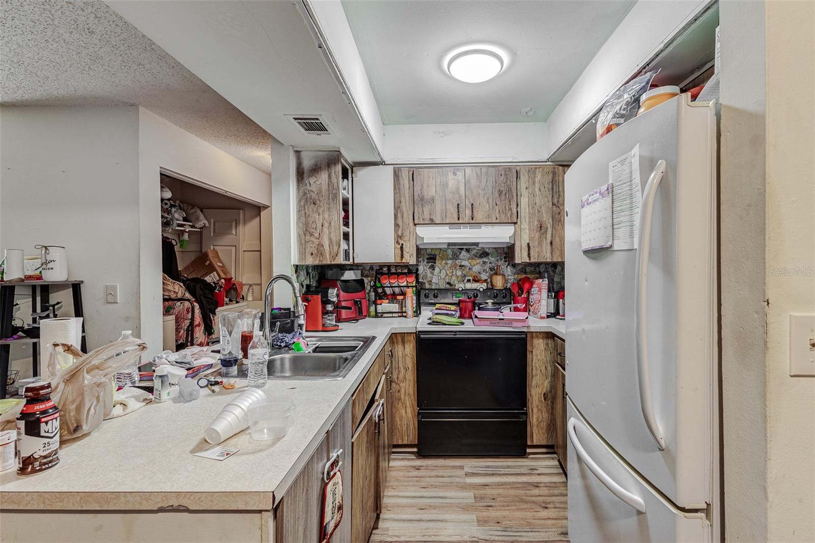 WINTER LAKE MANOR ADD - Residential Income