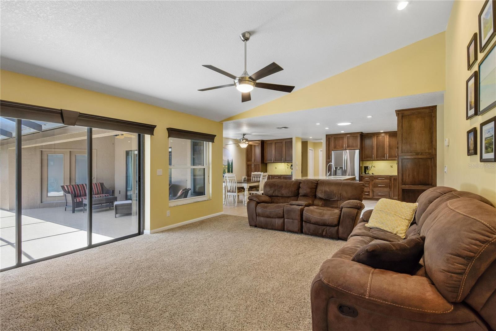 HUNTINGTON TRAILS PH 1 - Residential