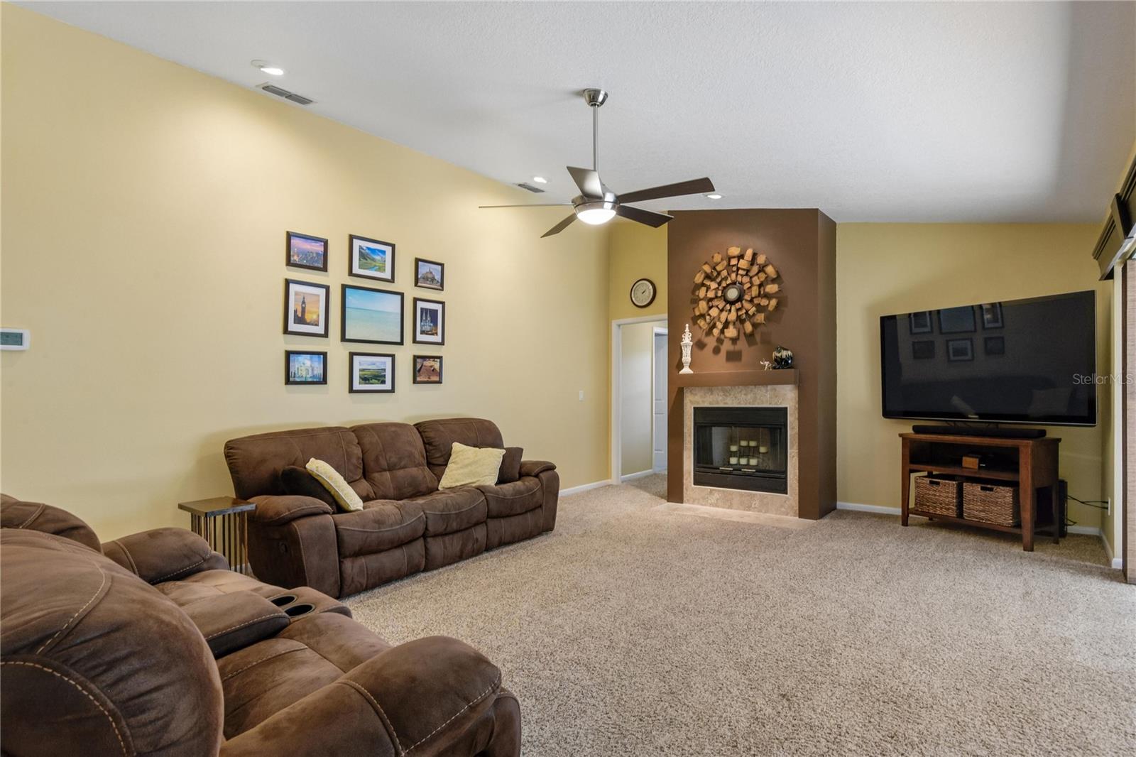 HUNTINGTON TRAILS PH 1 - Residential