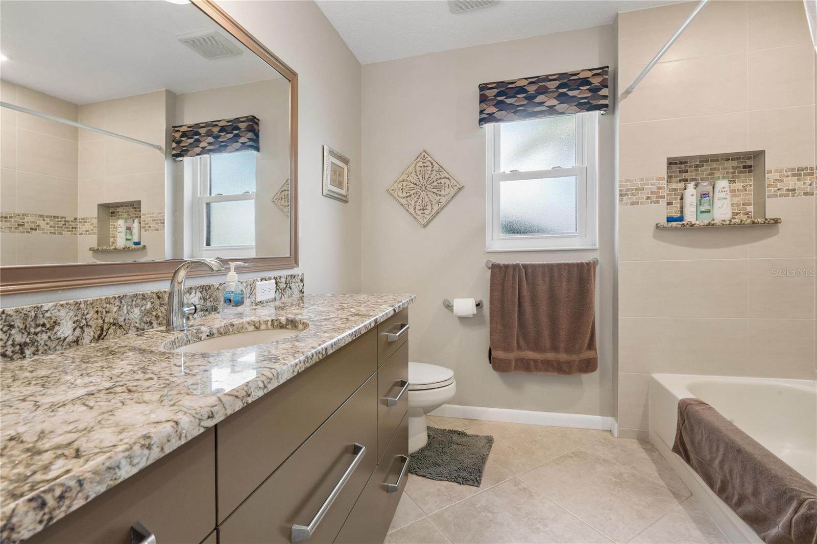 HUNTINGTON TRAILS PH 1 - Residential