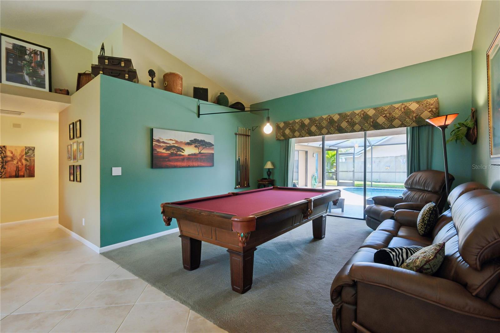 1215 HUNTINGTON LANE