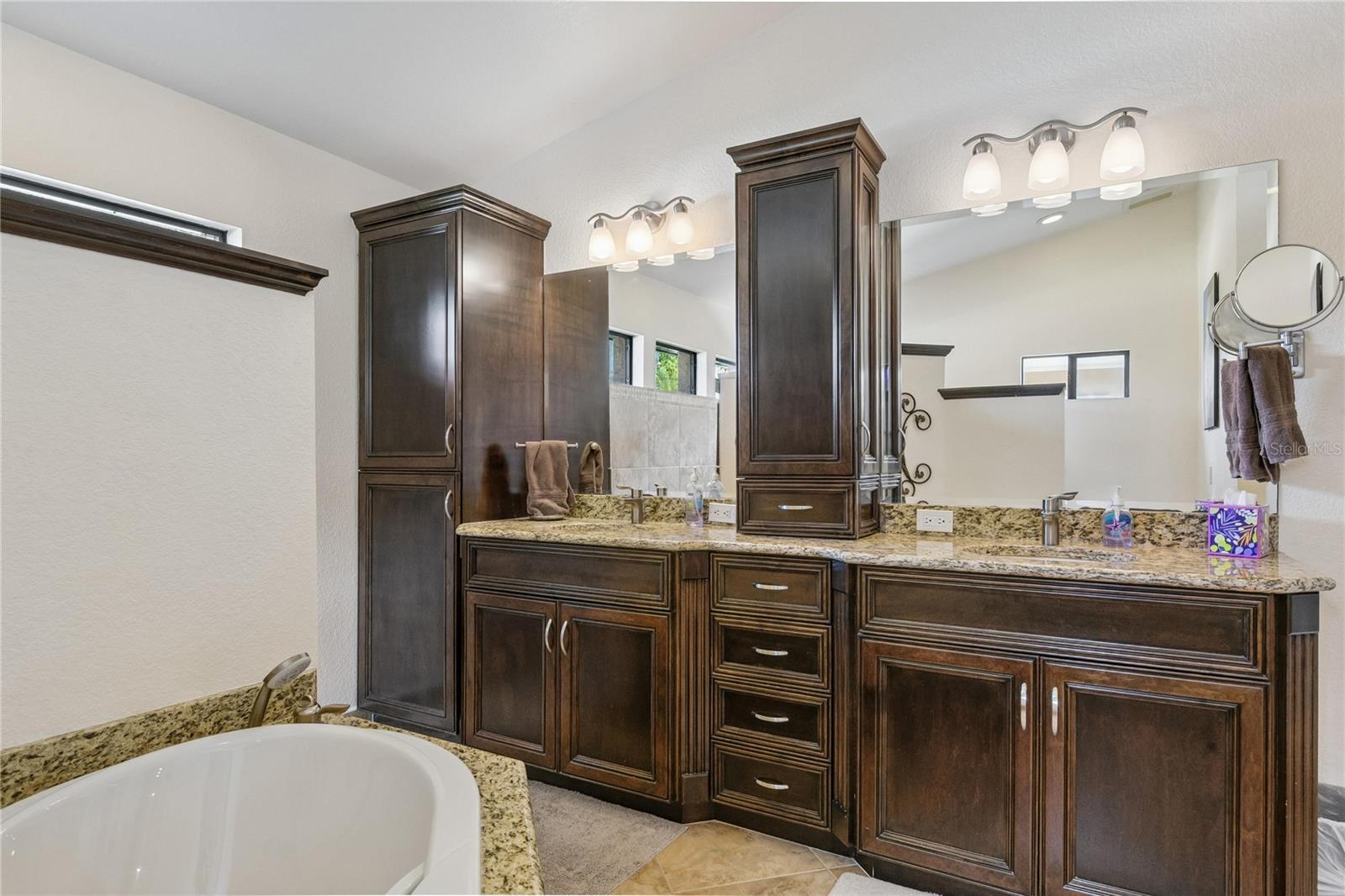 HUNTINGTON TRAILS PH 1 - Residential