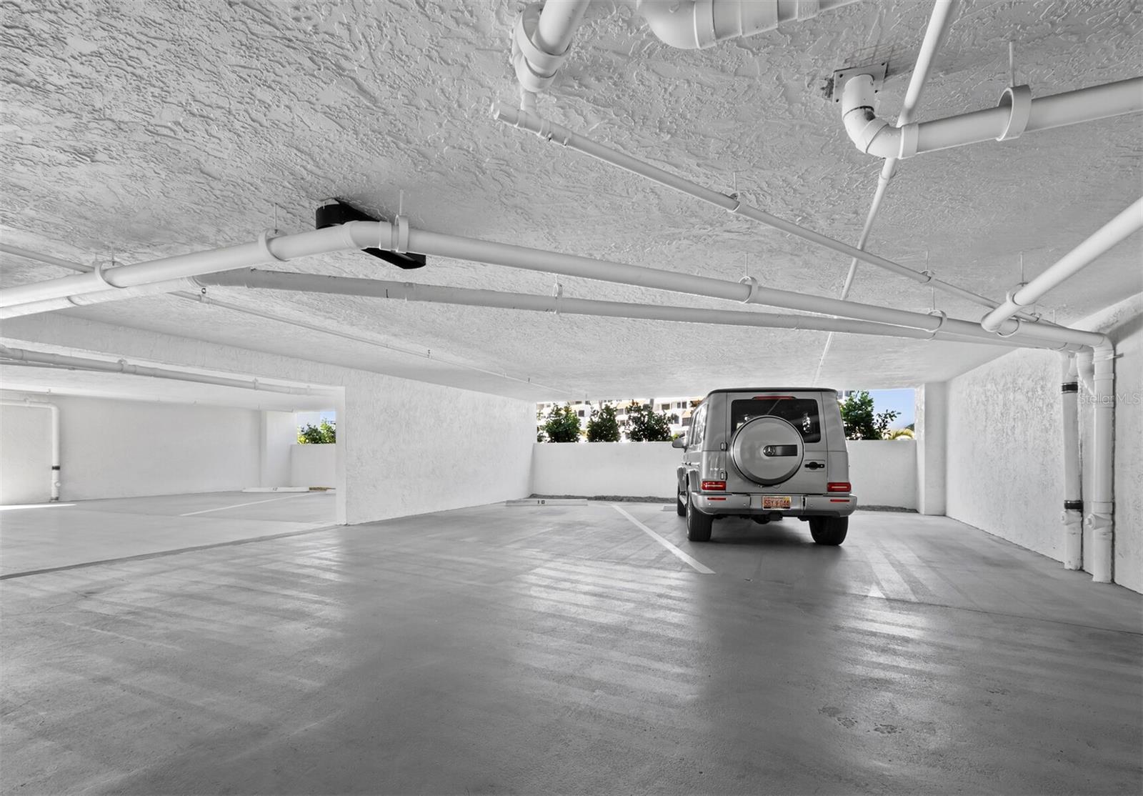 PLAYERS CLUB III - Residential