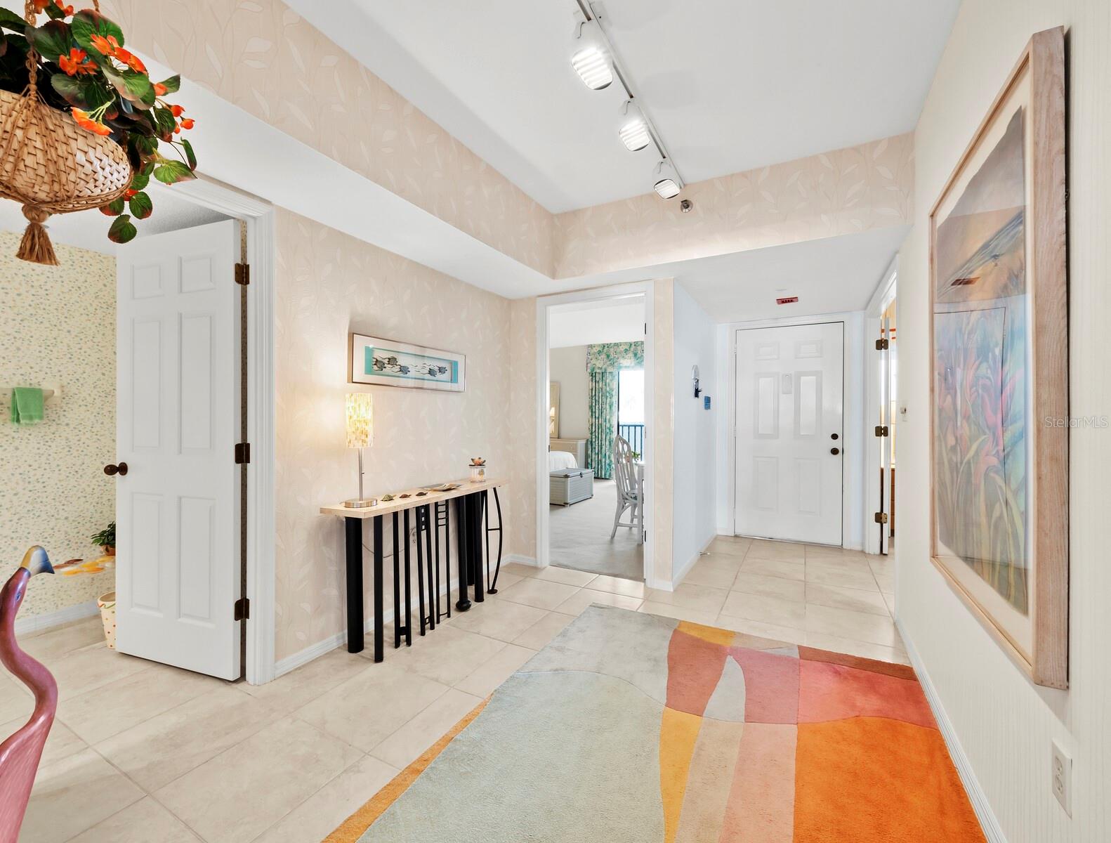 PLAYERS CLUB III - Residential