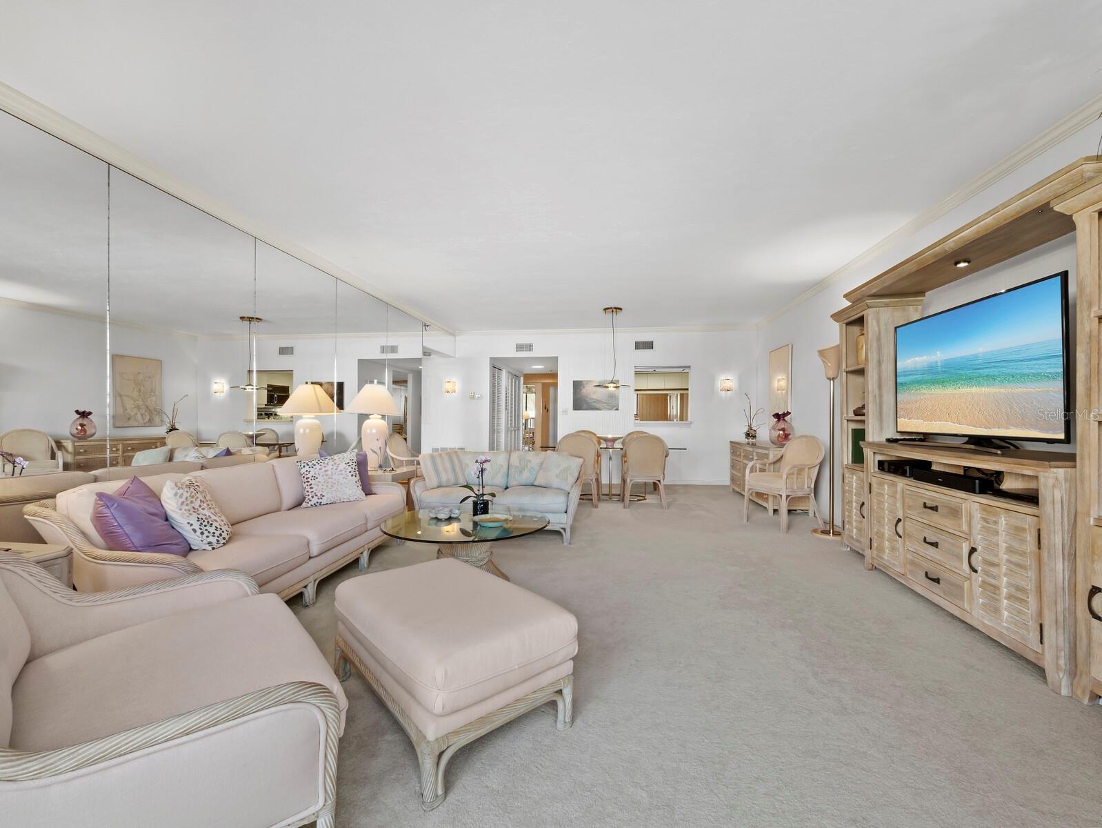 PLAYERS CLUB III - Residential