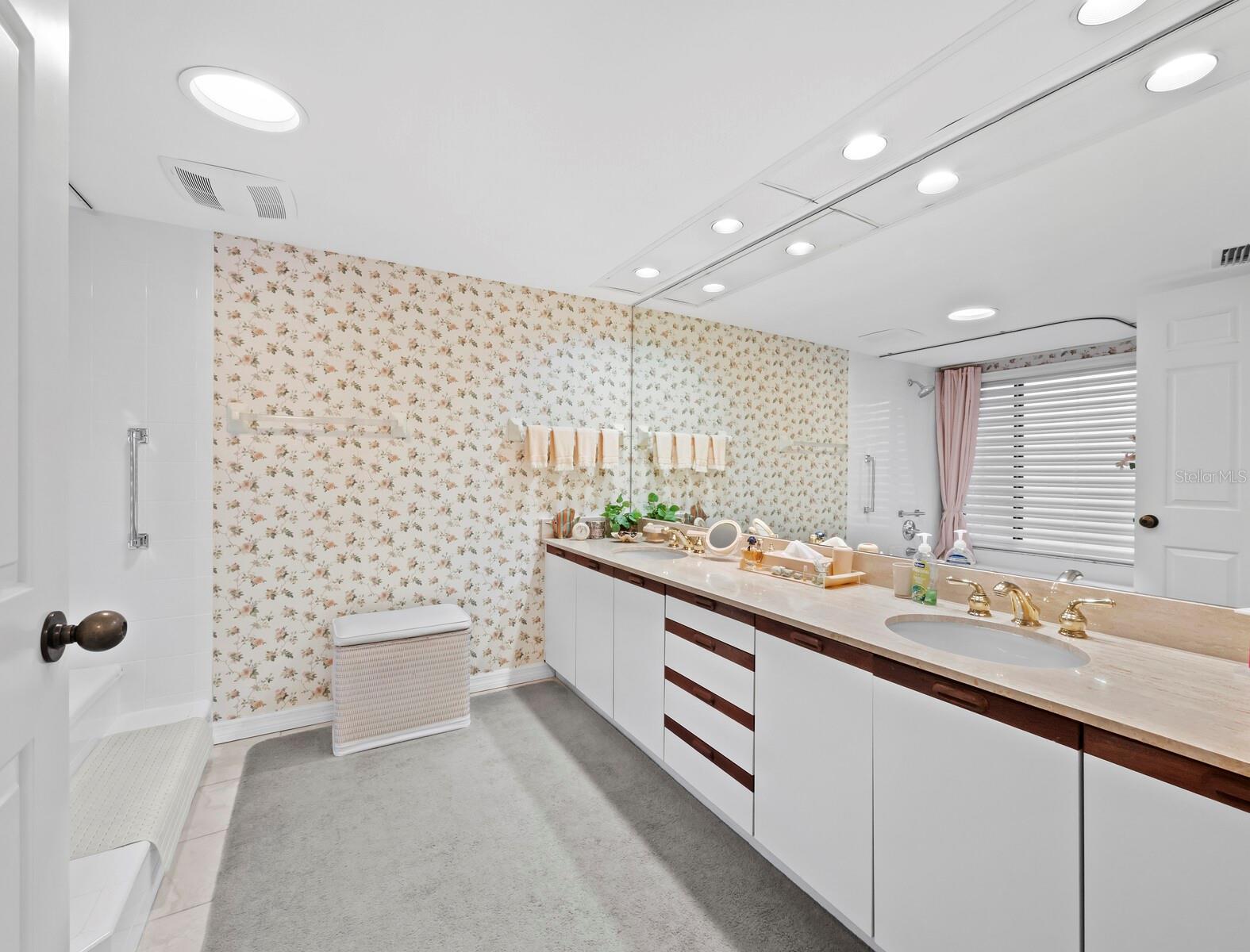 PLAYERS CLUB III - Residential