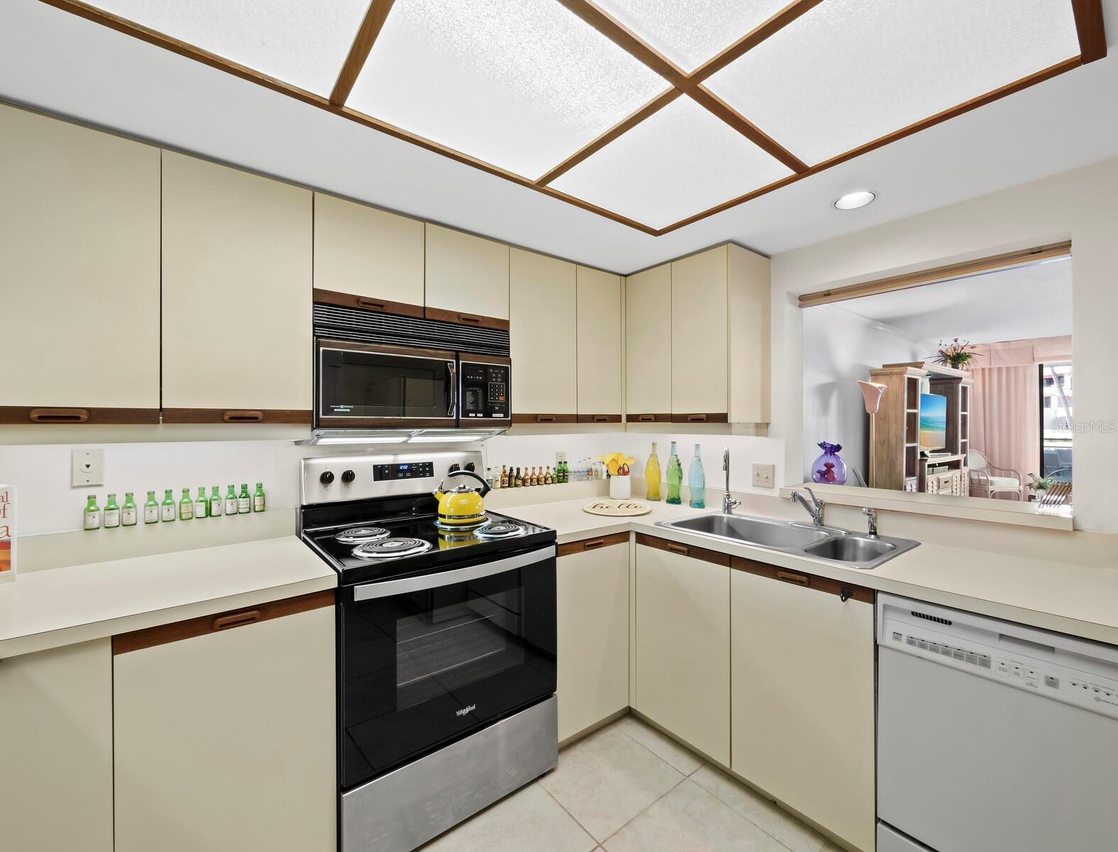 PLAYERS CLUB III - Residential