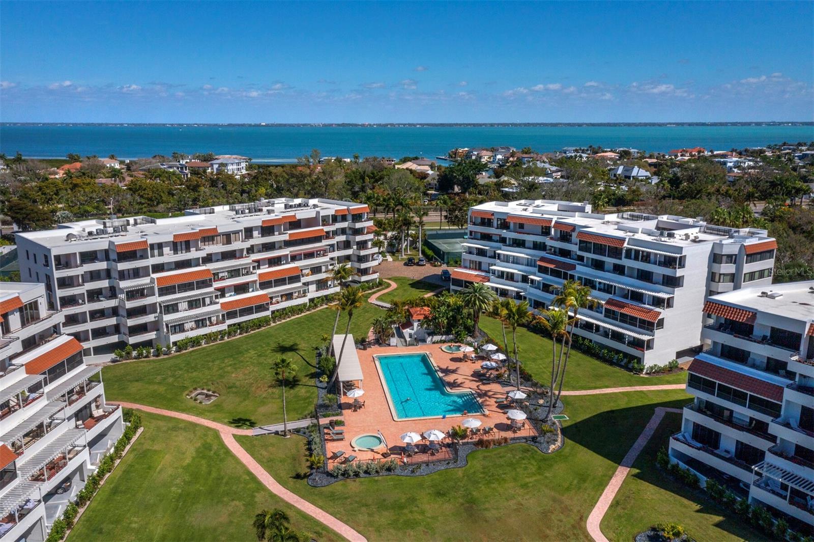 PLAYERS CLUB III - Residential