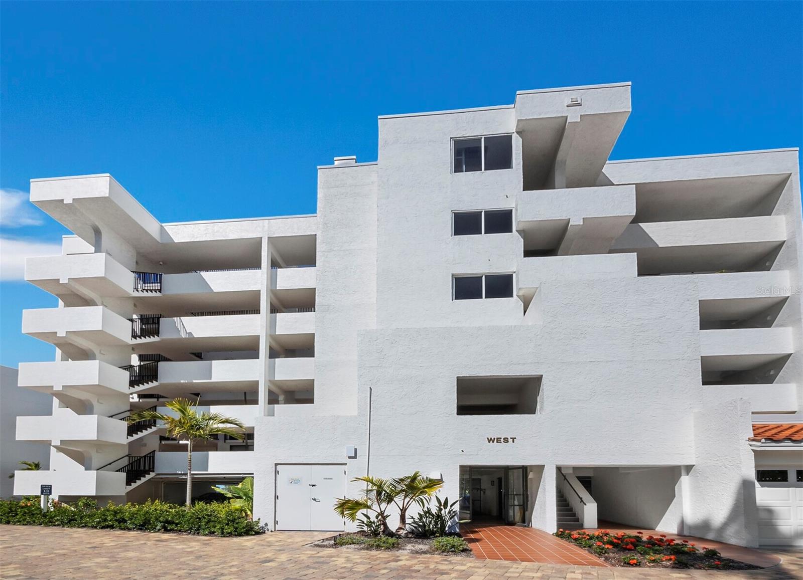 PLAYERS CLUB III - Residential