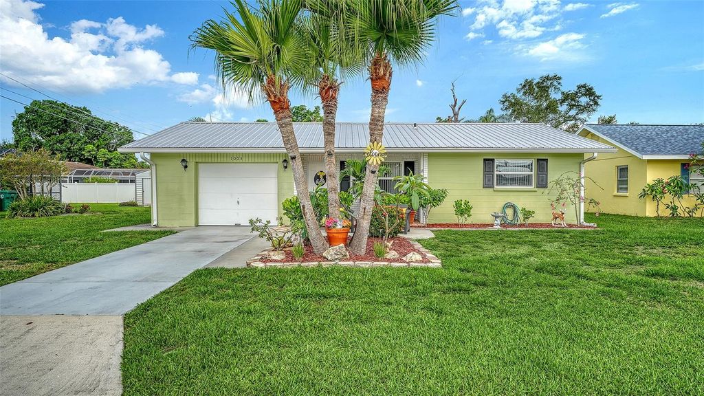 Photo of 1003 21st Avenue W, Palmetto, FL 34221 (MLS # A4699305)