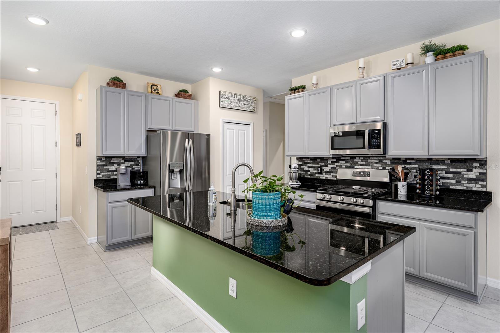 5714 LOS ROBLES COURT