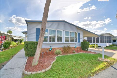 A home in WINTER HAVEN