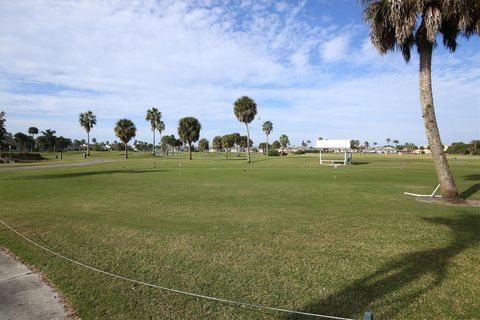 A home in PALMETTO