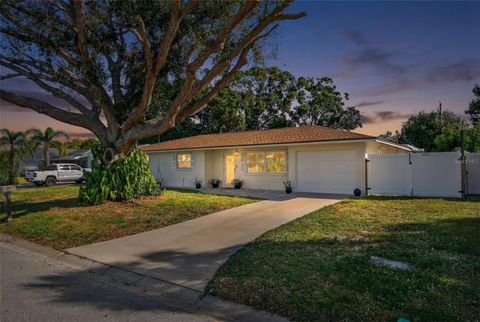 Photo of 5641 Antietam Drive, Sarasota, FL 34231 (MLS # O6364098)