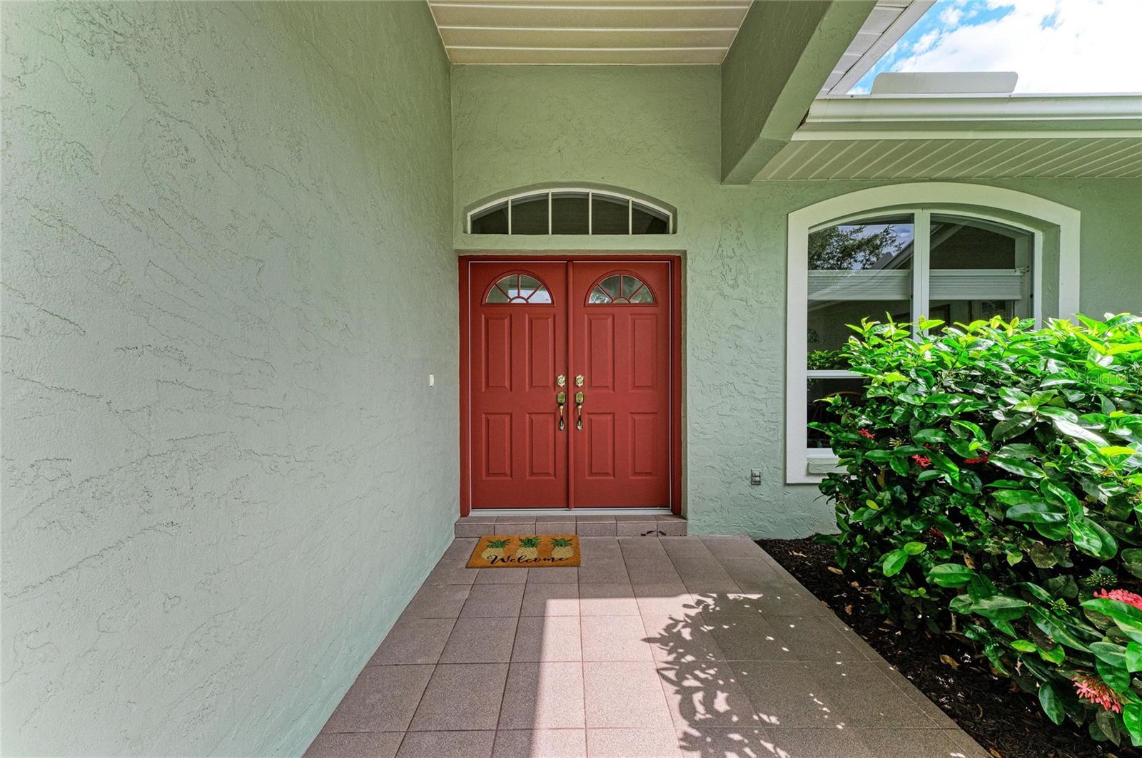 523 OAK BAY DRIVE