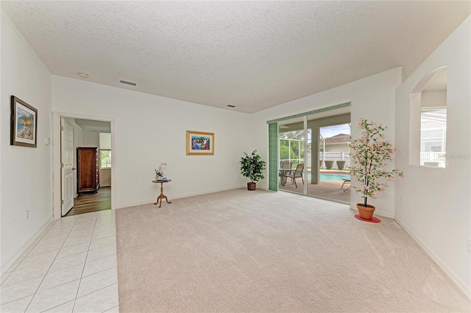 523 OAK BAY DRIVE