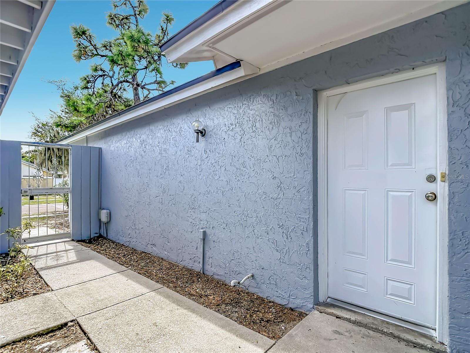 1960 GREGORY DRIVE
