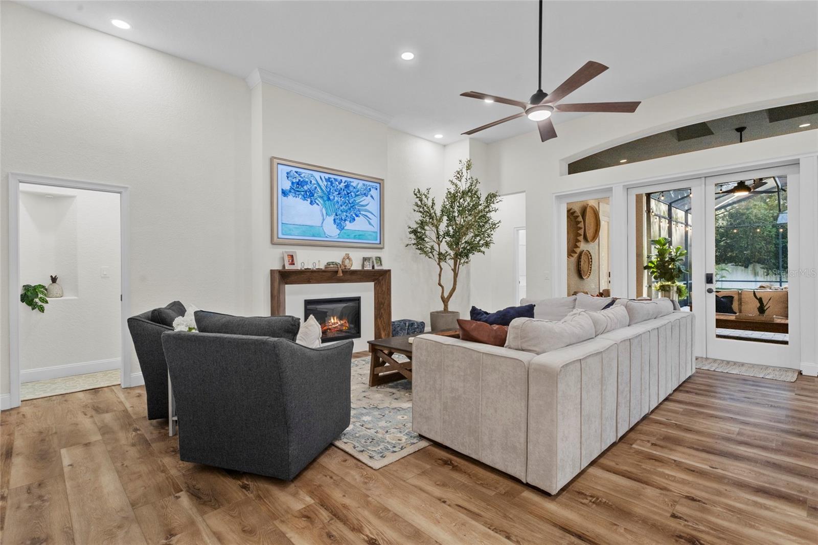 1141 WALDORF COURT