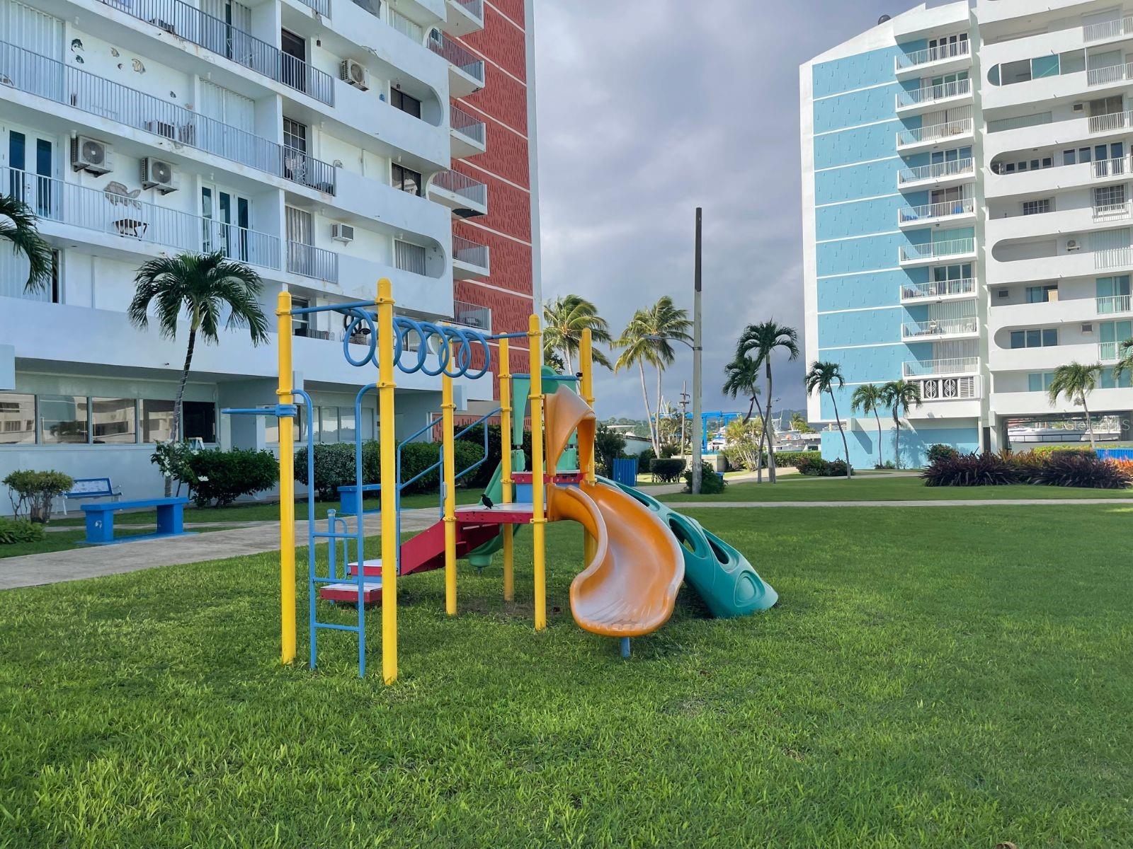 CONDOMINIO ISLETA MARINA - Residential