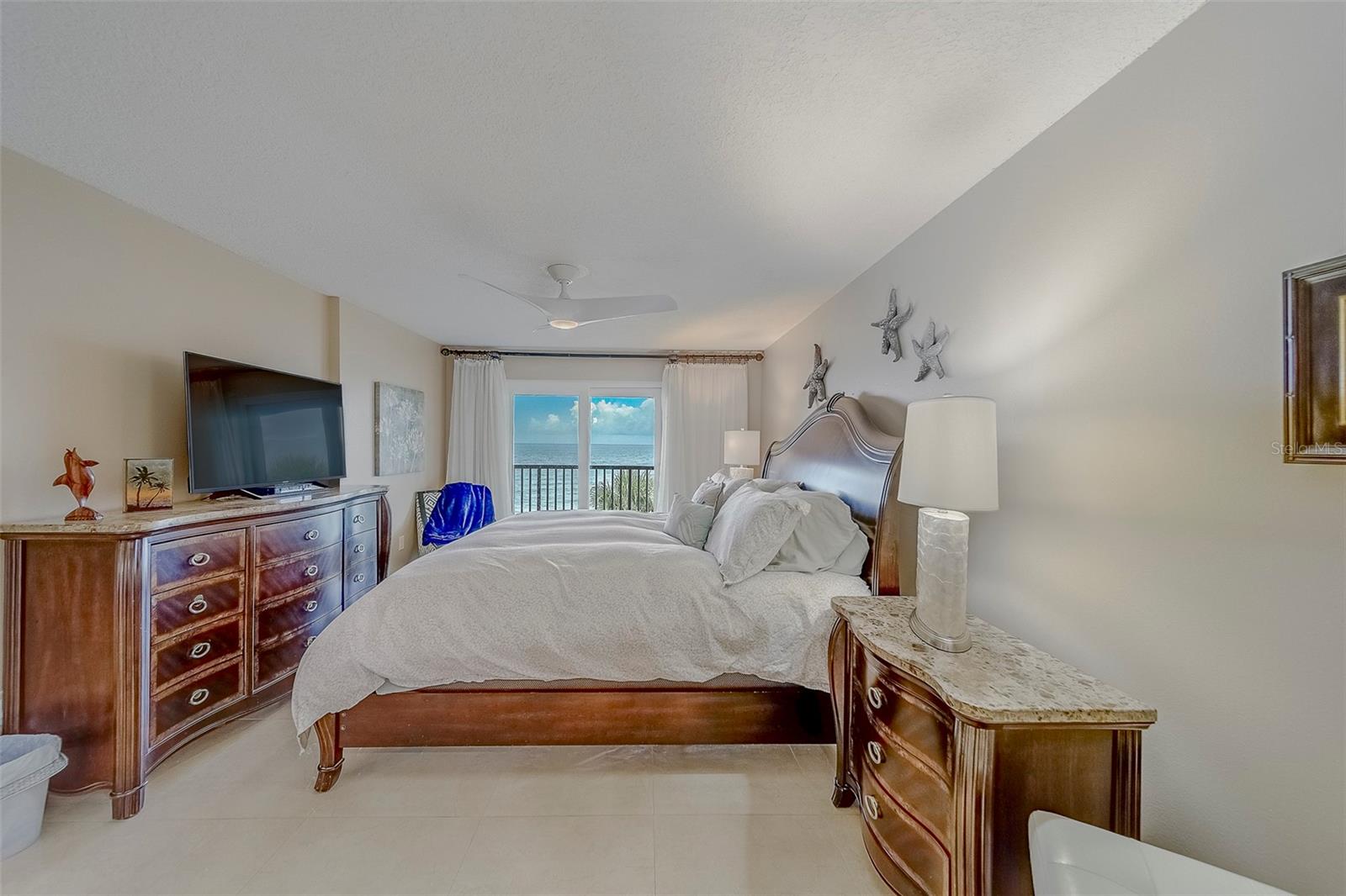 MONTMARTRE-CONDO - Residential Lease