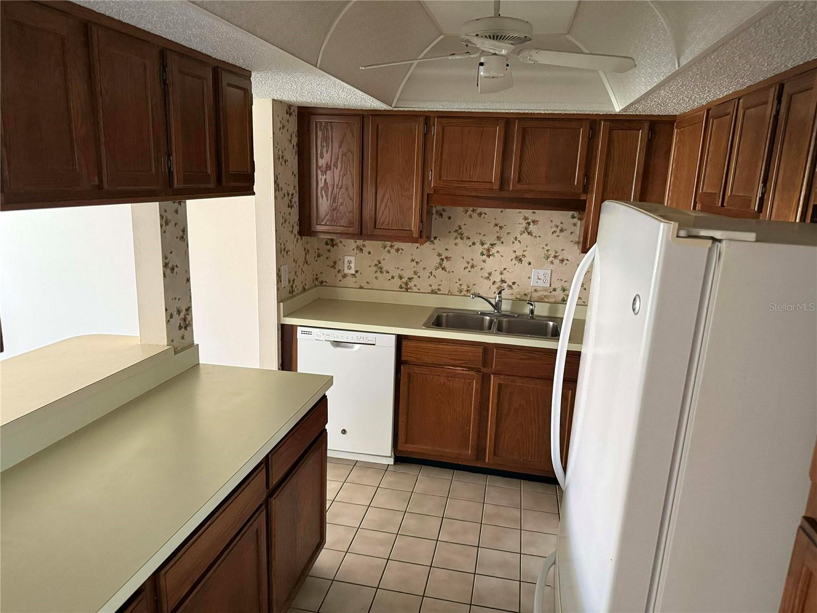 1211 CAPRI ISLES BOULEVARD 5