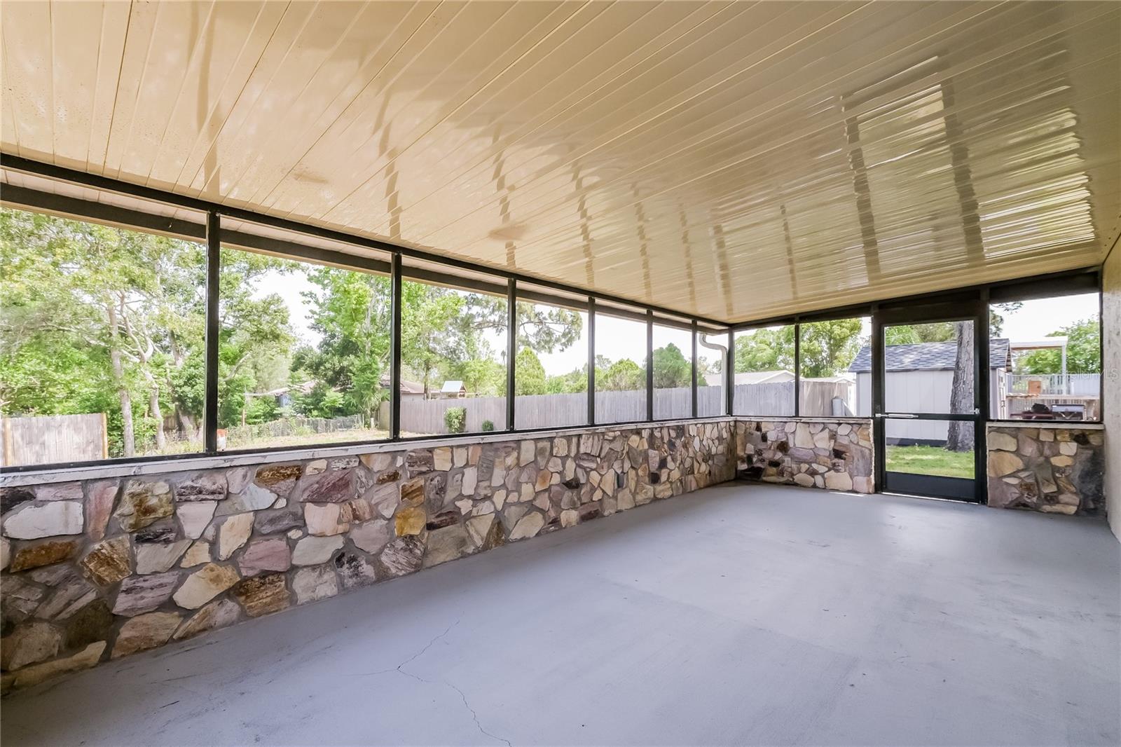 SPRING HILL - Residential Lease