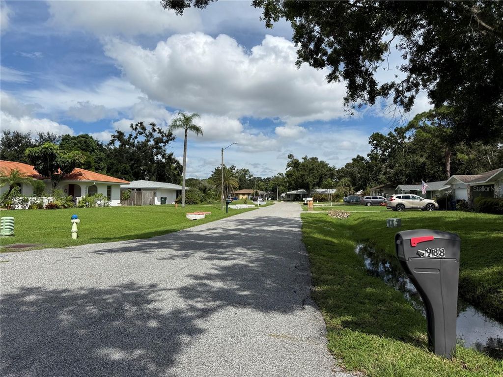 Photo of 3988 San Luis Drive, Sarasota, FL 34235 (MLS # A4664736)