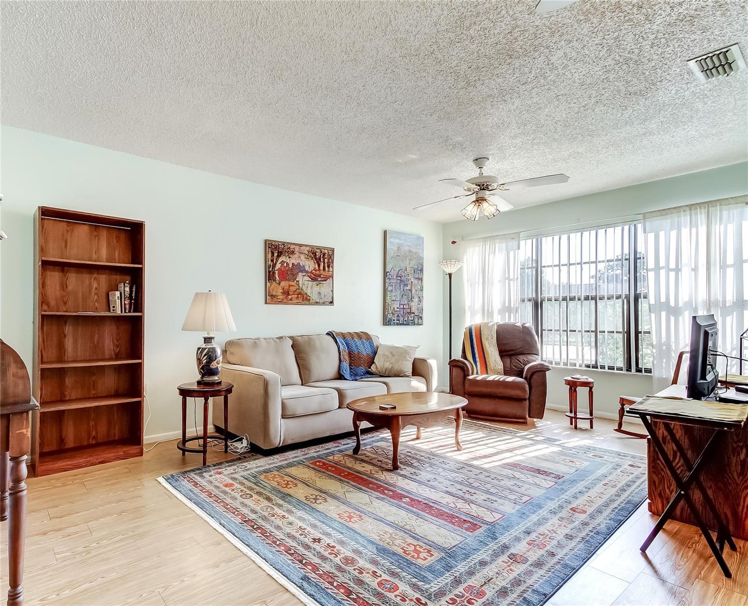 9404 ROCKBRIDGE CIRCLE