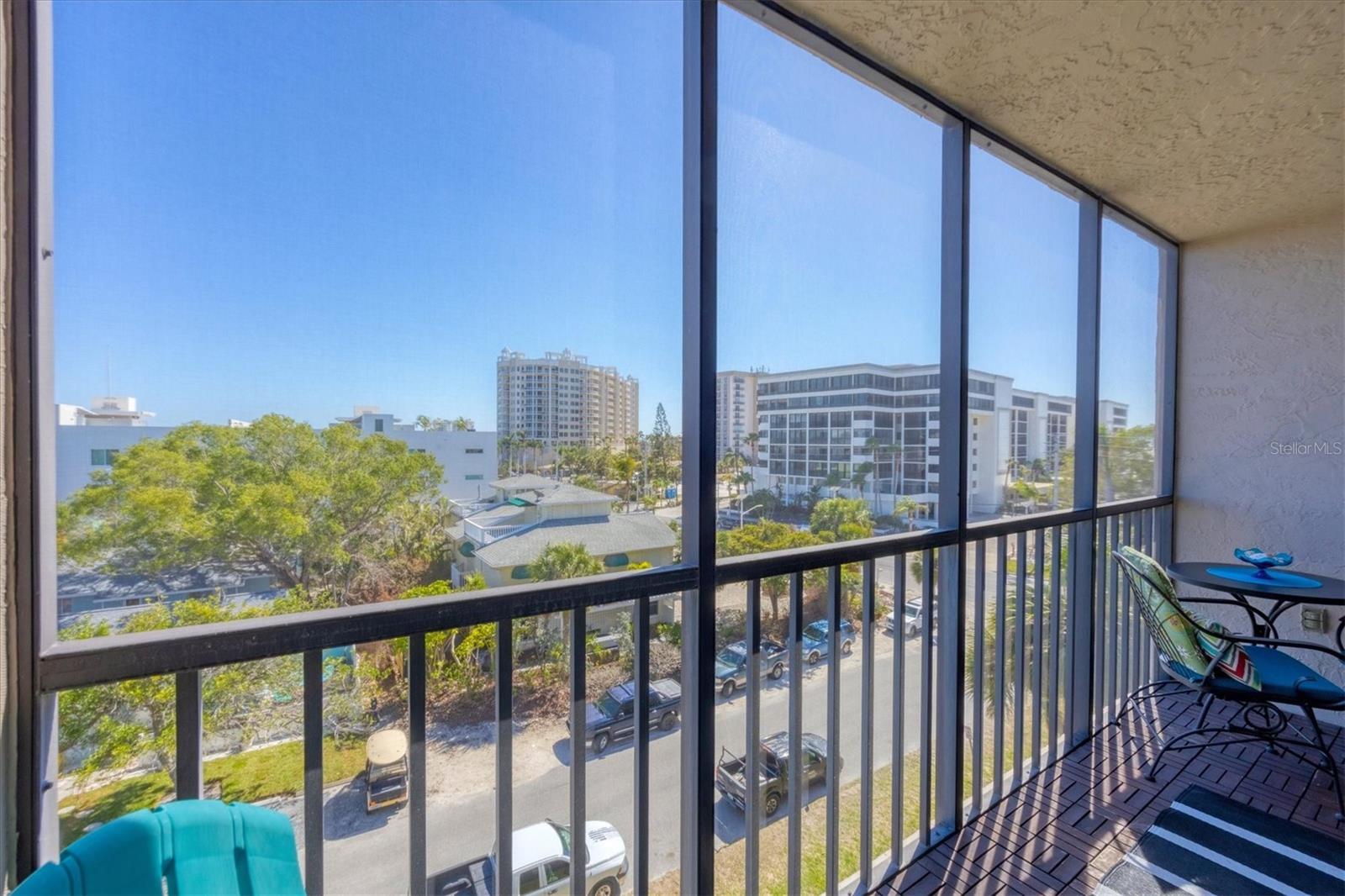 LIDO TOWERS - Residential