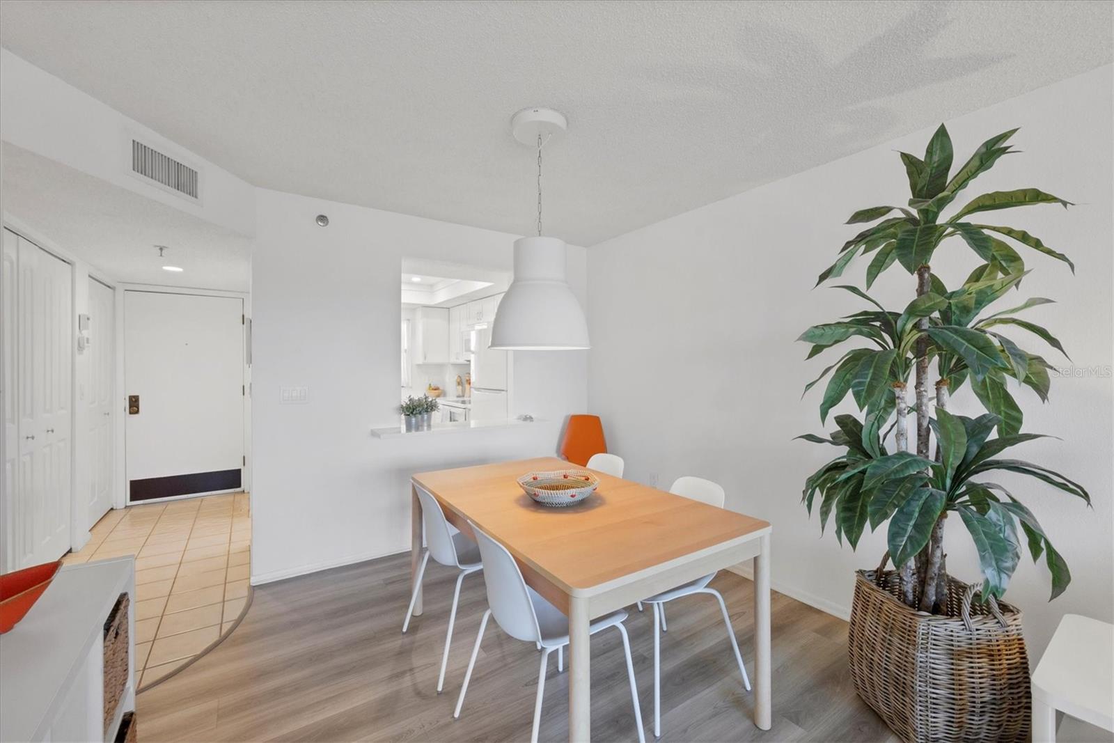 LIDO TOWERS - Residential