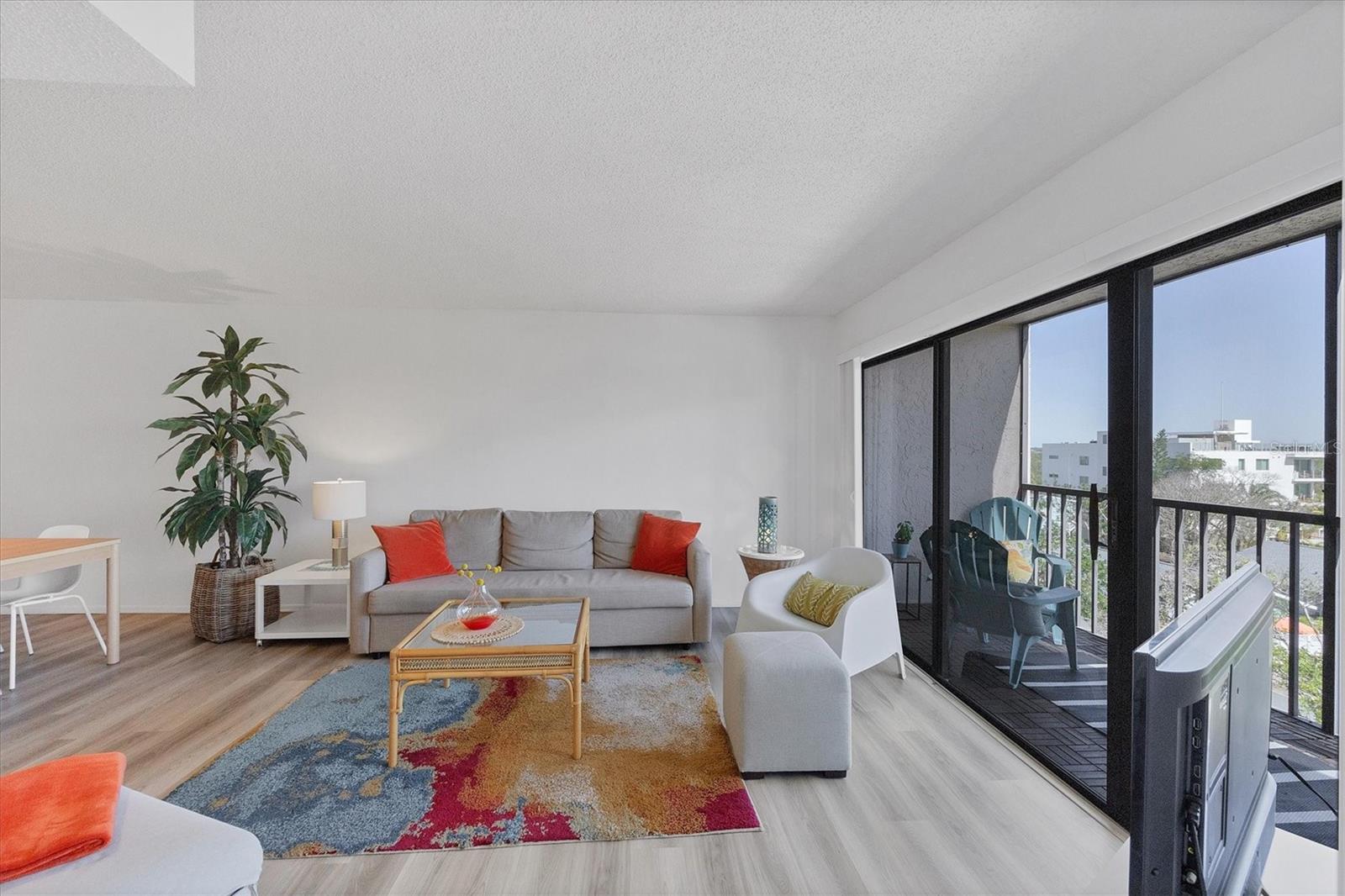 LIDO TOWERS - Residential