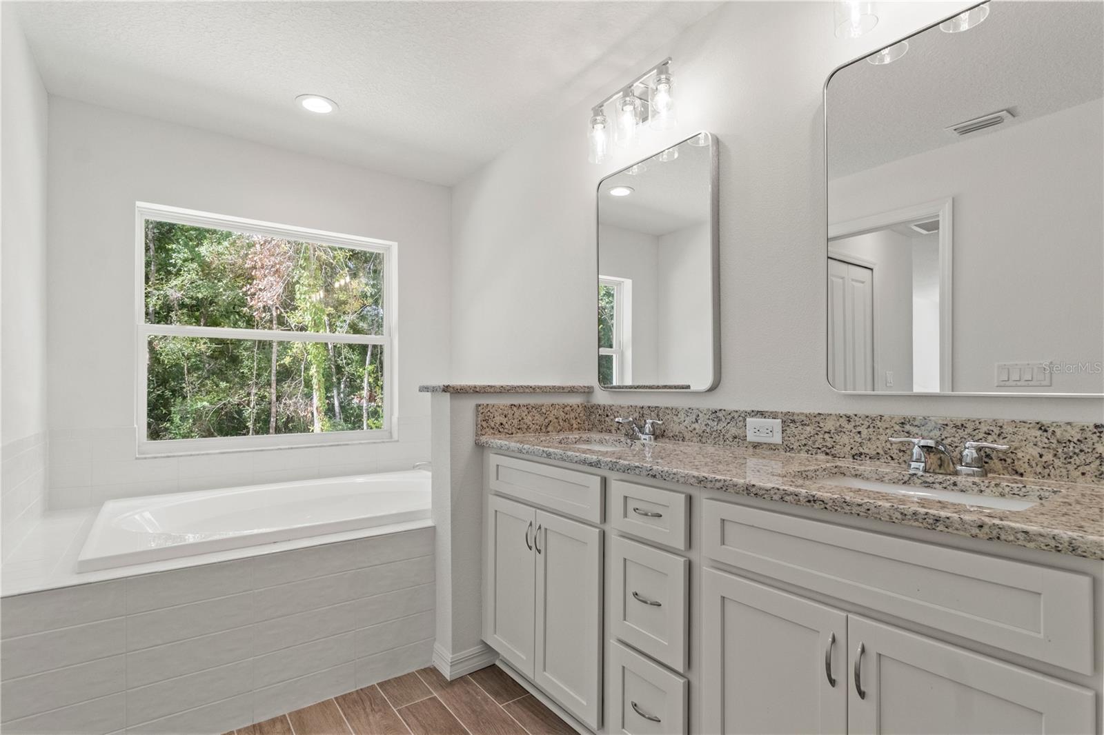 ROYAL HIGHLANDS UNIT 8 - Residential