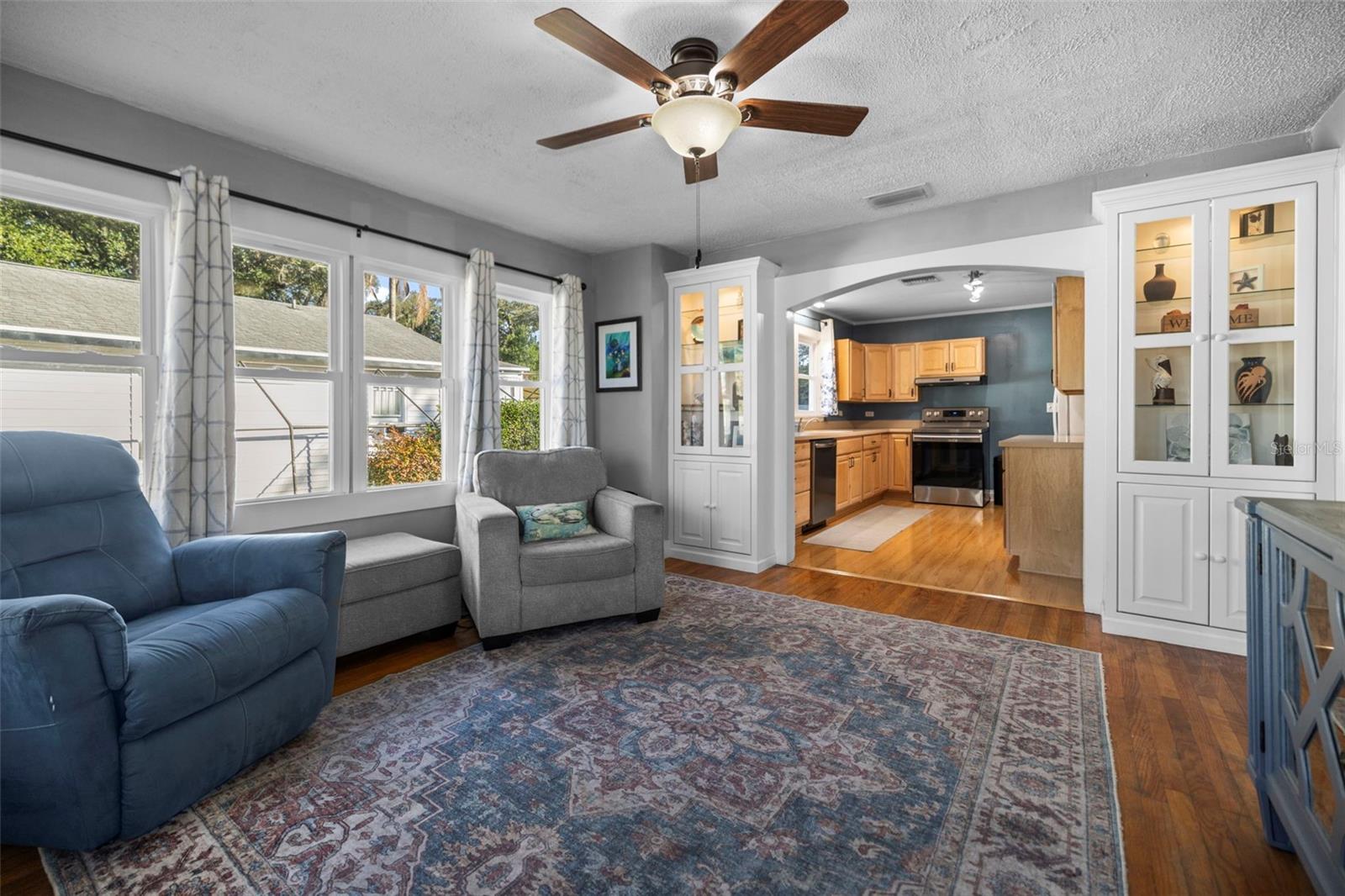 1851 N WASHINGTON AVENUE