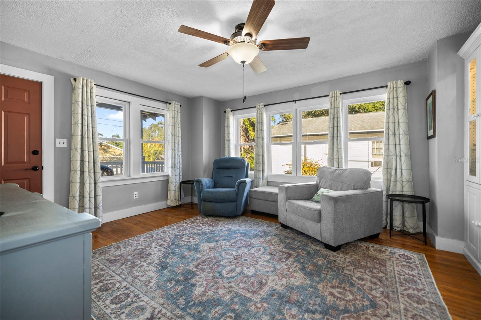 1851 N WASHINGTON AVENUE